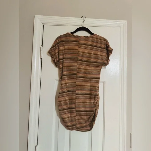 👑 SIZE MEDIUM Destination Maternity Multicolor Striped Short Sleeve Top - Picture 5 of 10